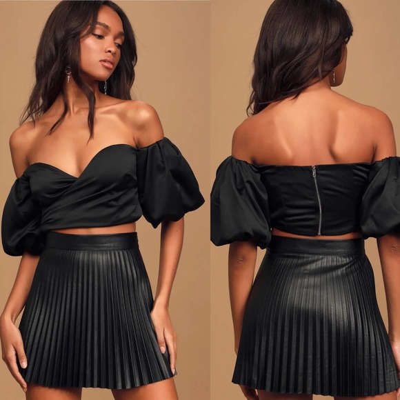 Lulus Tops - Lulu's Women's Hot in Here Black Off-The-Shoulder Puff Sleeve Crop Top Medium